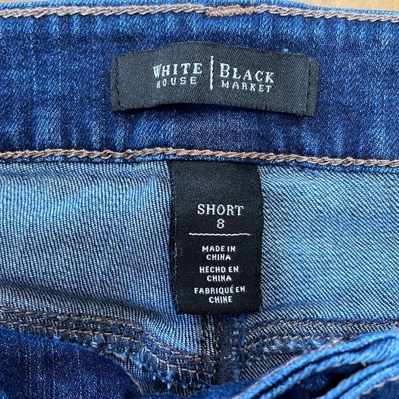 White House / Black Market Walking Short - Picture 5 of 8